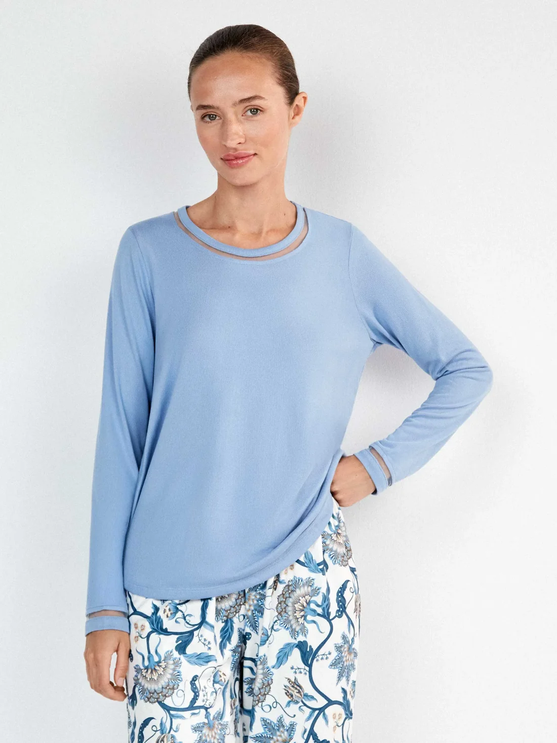 Pijama Largo de Mujer en Tejido de Punto con Pantalón Estampado Floral - Imagen 3